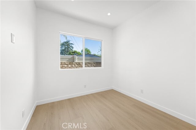 Building Photo - 6950 Amestoy Ave