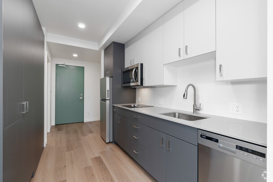 Primary Photo - Paceline