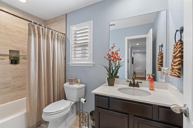 Building Photo - 226 Claris Ln