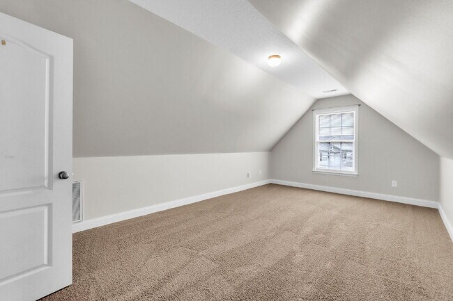 Building Photo - 3BR/2BA Home in Tyger Pointe with Bonus Room & Fenced Yard!