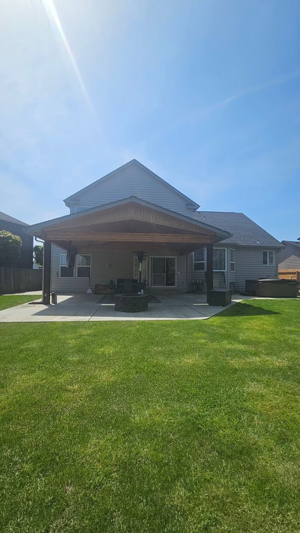 Building Photo - Felida Gem... 4 bedroom, 2.5 bath availabl...