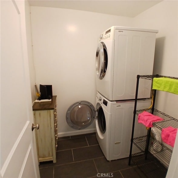 Building Photo - 16043 San Fernando Mission Blvd