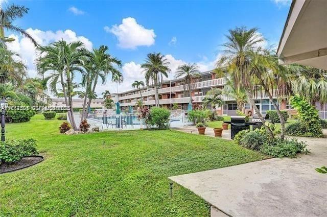 Building Photo - 161 NE 10th Ave