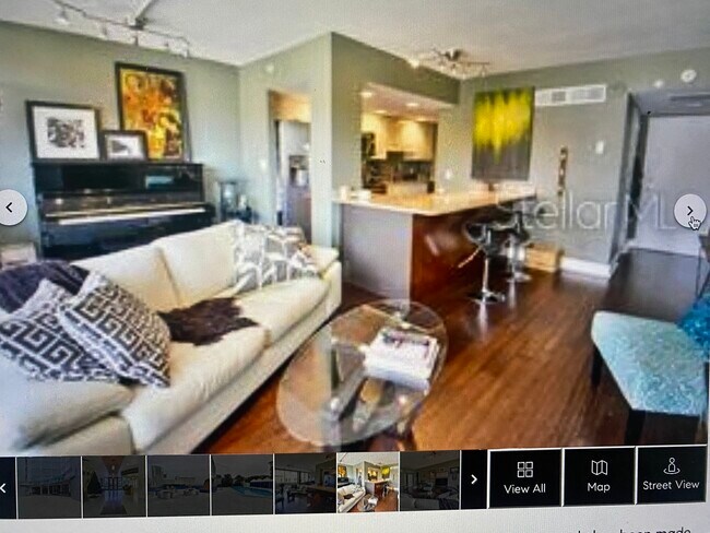 Building Photo - 470 3rd St S