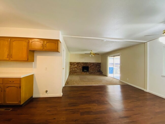 Building Photo - $2,395 Herndon & First, Spacious 4 Bedroom...