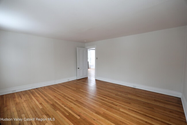 Building Photo - 180 Broadway