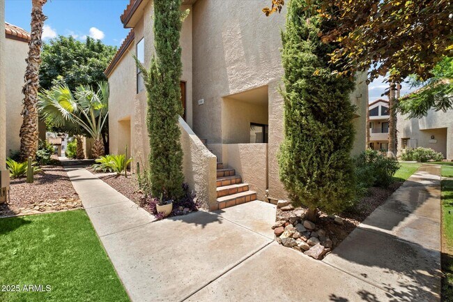 Primary Photo - 10301 N 70th St