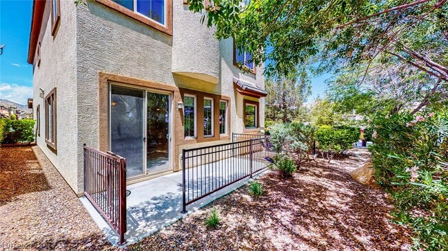 Building Photo - 348 Hanbury Manor Ln