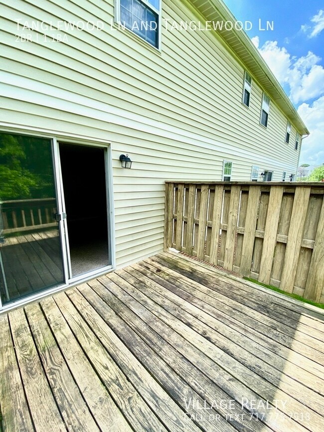 Building Photo - 442 Tanglewood Ln