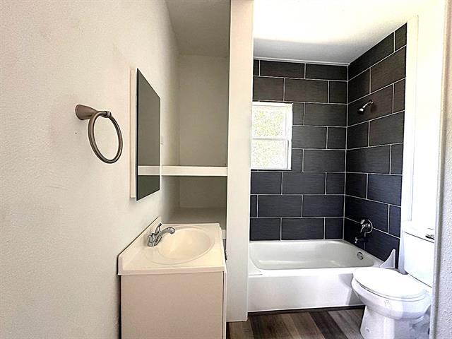 Building Photo - 2108 Ave D