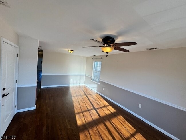 Building Photo - 83 Broadway