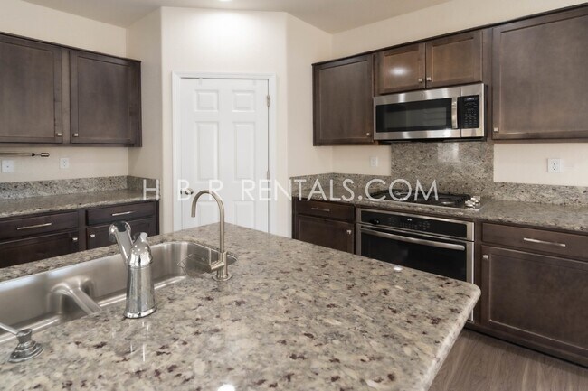 Building Photo - 312 E Liverno Ave