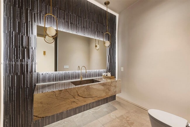 Building Photo - 432 S Hibiscus Dr