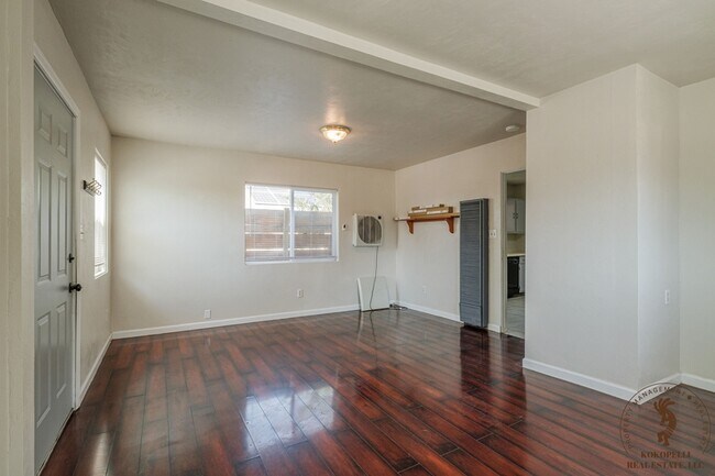 Building Photo - 540 W 8th St