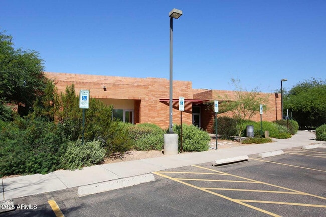 Building Photo - 9969 E Bayview Dr