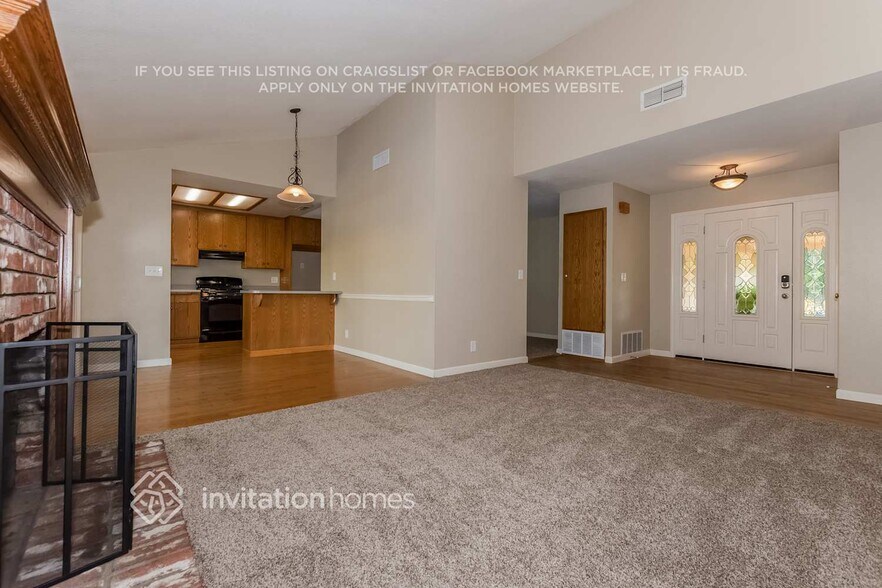 Building Photo - 1214 Cresthaven Dr