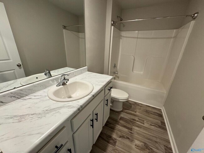 Building Photo - 117 Hank Ct