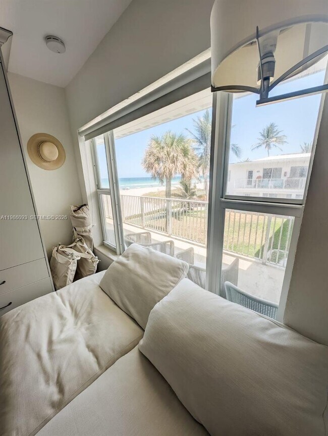 Building Photo - 1501 S Surf Rd