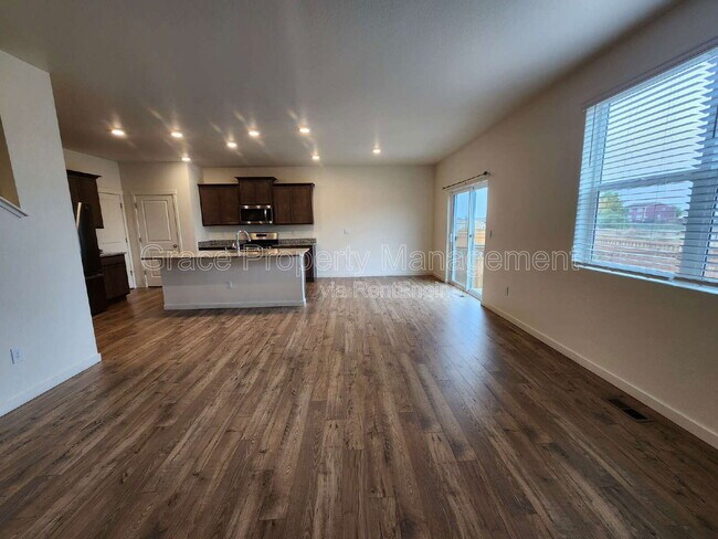 Building Photo - 508 Ledge St