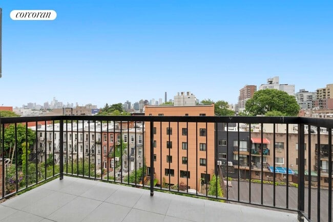 Building Photo - 217 9th St