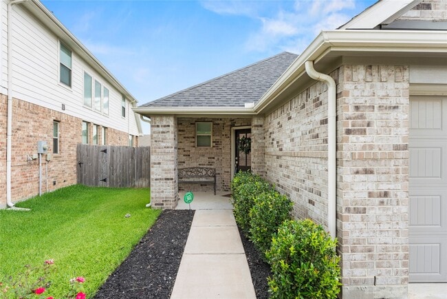 Building Photo - 31222 Pinebrook Falls Ln