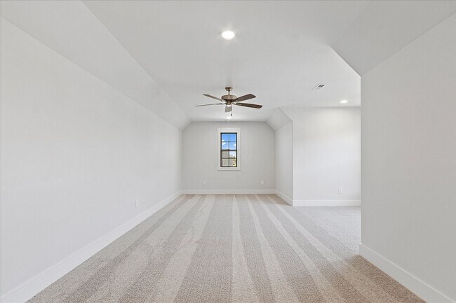 Building Photo - NEW Move in Ready Home!