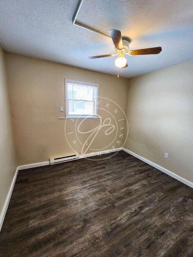 Building Photo - Clean & Affordable 1-Bedroom – Move-In Ready – East Toledo