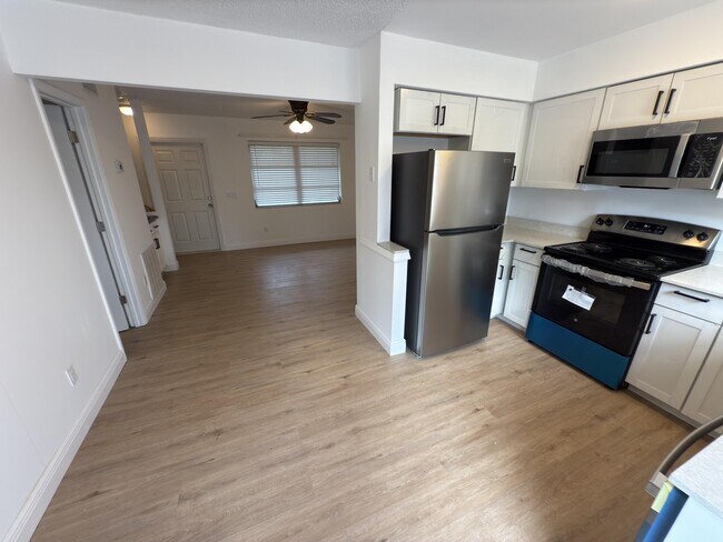 Building Photo - 2819 SW Cornell Ave