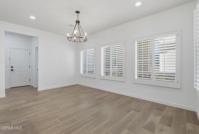 Building Photo - 4512 Mark Avizo