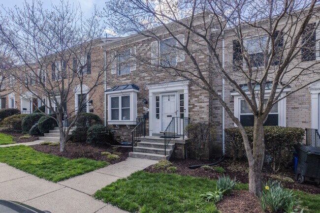 Building Photo - 10238 Arizona Cir