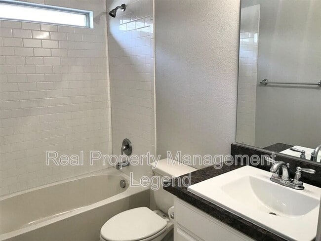 Building Photo - 4021 Lazy River Ranch Rd