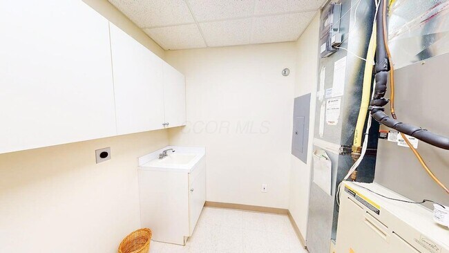 Building Photo - 5745 Newbank Cir