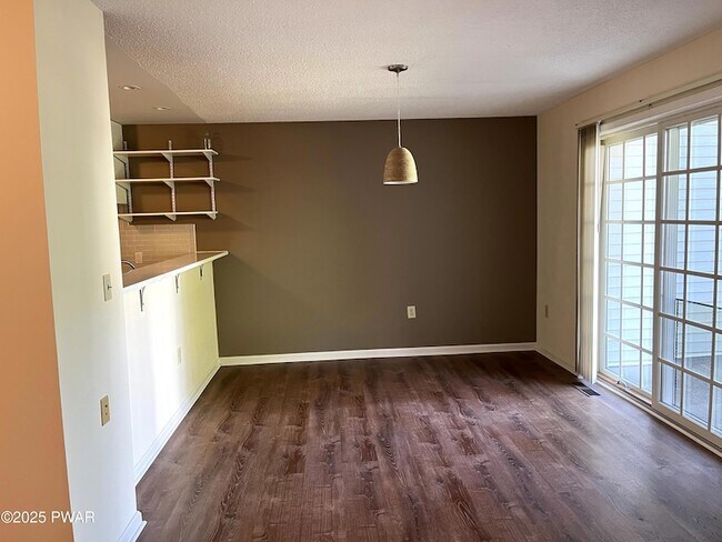 Building Photo - 4038 Somerset Ct