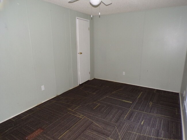 Building Photo - 2255 Fairfax Bypass