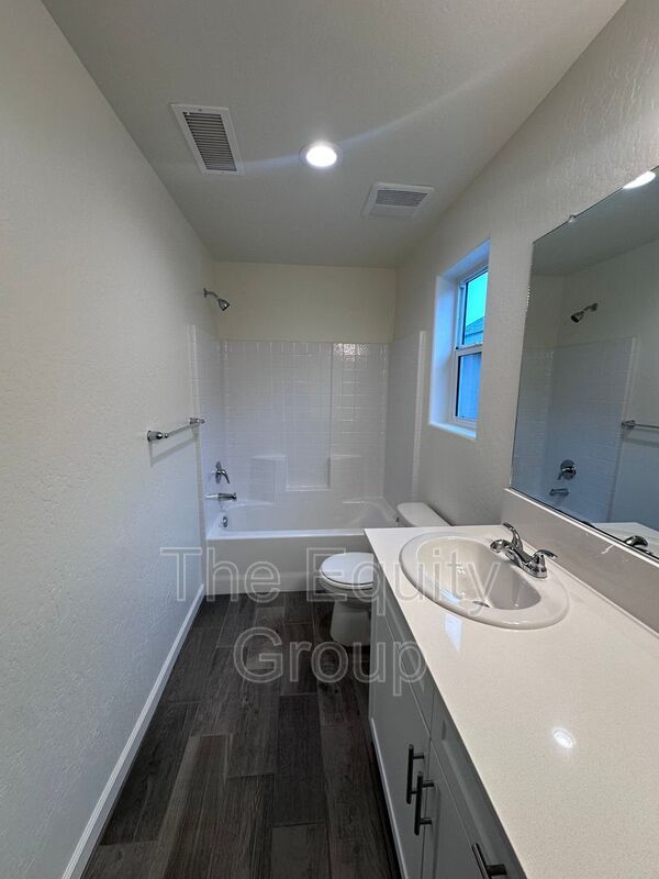 Building Photo - 30536 Delancy Rd