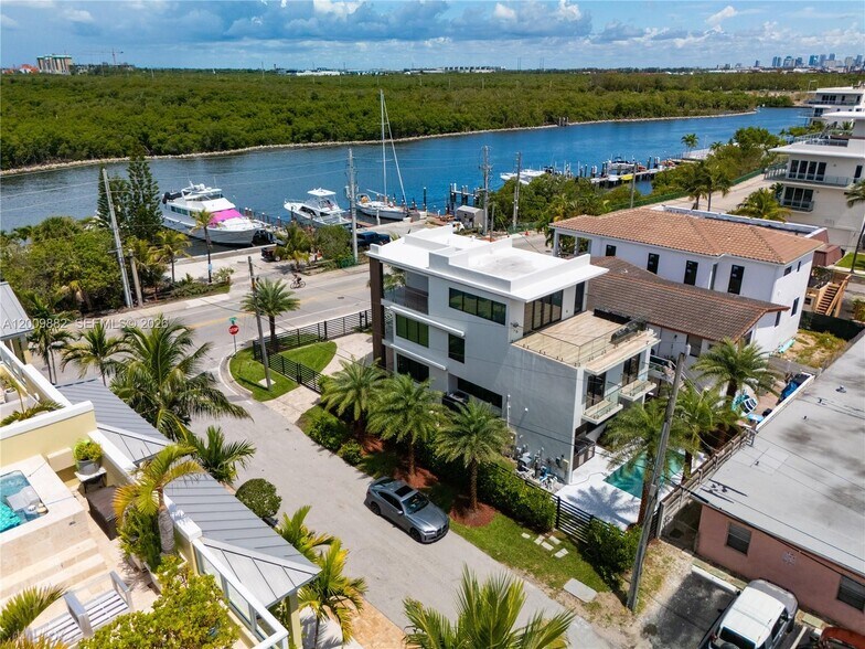 Building Photo - 5601 N Ocean Dr