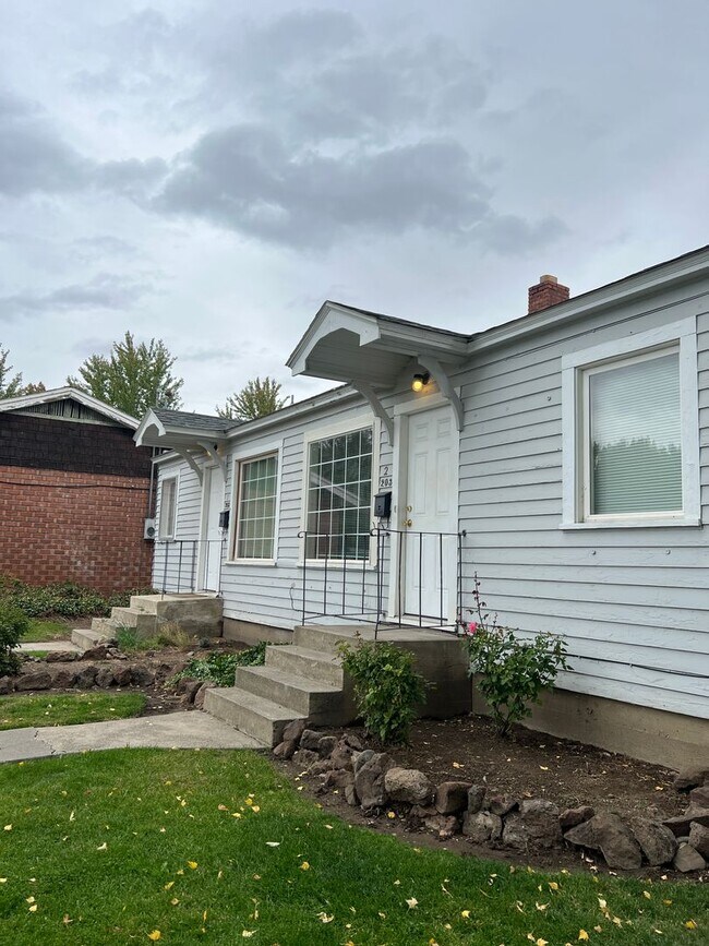 F203 203 S 9th Ave Yakima WA 98902 Apartment Finder