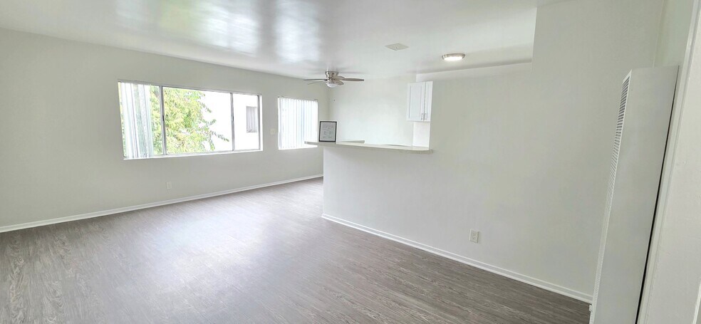 Building Photo - 4741 S Slauson Ave