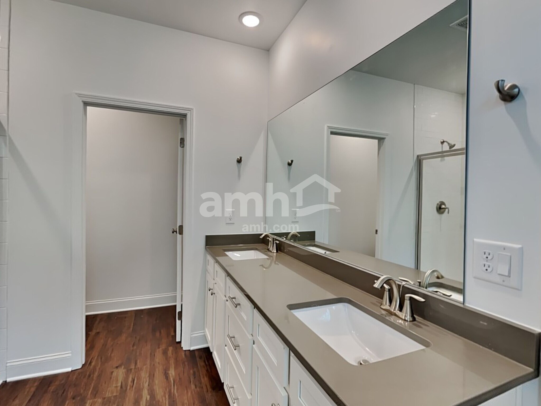 Building Photo - 204 Chase Ln