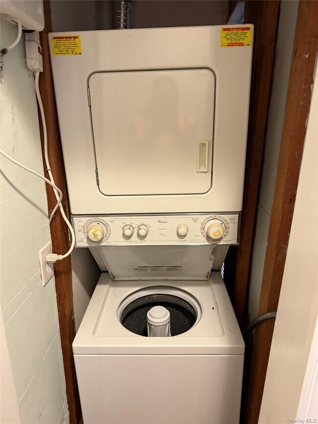 Building Photo - 40 New Holland Village