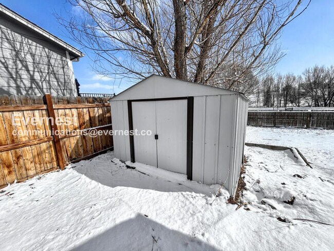 Building Photo - 615 Seawell Dr