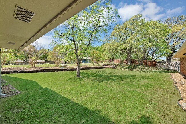 Building Photo - 2812 Whisperwood Trail