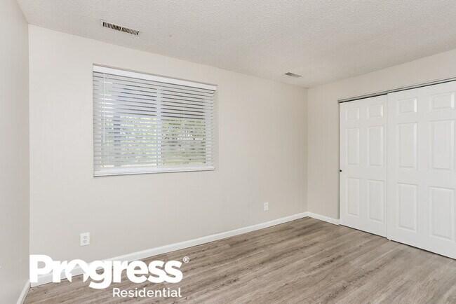 Building Photo - 1690 Woodman Dr