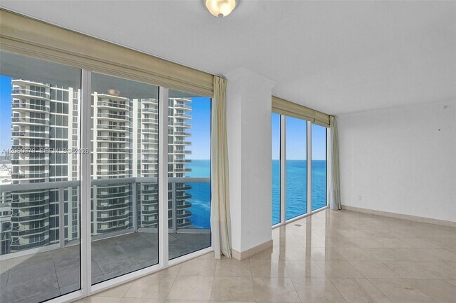 Building Photo - 4775 Collins Ave