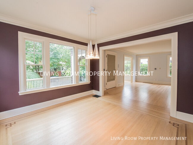 Building Photo - 1417 NE Stanton St