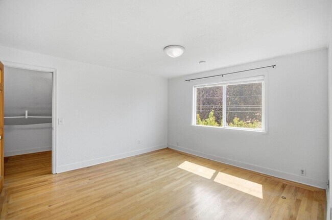 Building Photo - 8203 Wallingford Ave N