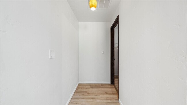 Building Photo - Stunning 4-Bedroom Modern Home in West Richland