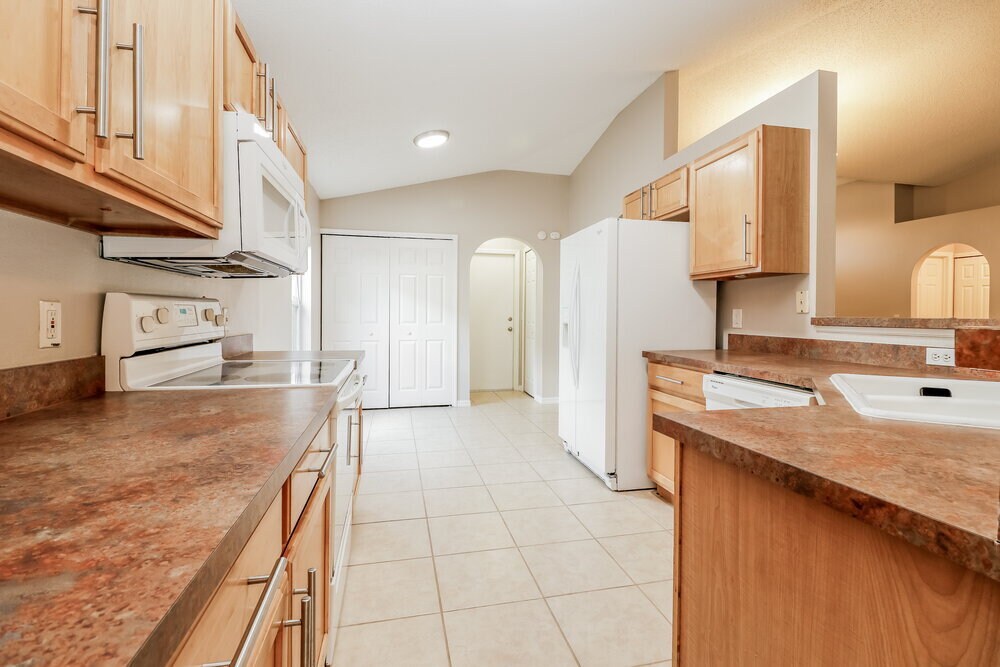 Building Photo - 24817 Mary Beth Ct