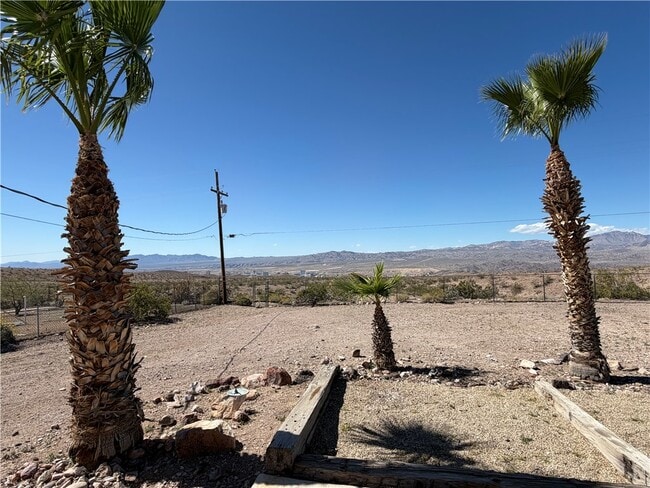 Building Photo - 883 Los Flores St