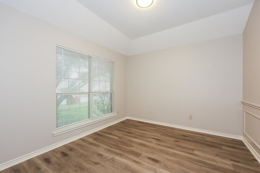 Building Photo - 7605 Colfax Dr